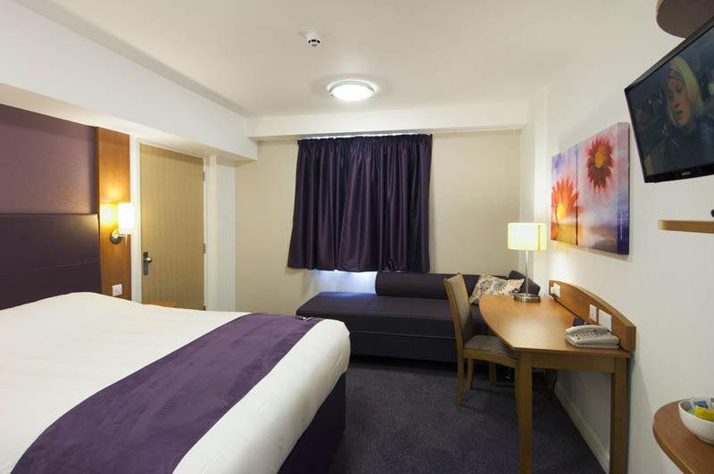 PREMIER INN CARDIFF CITY CENTRE, ⋆⋆⋆, UNITED KINGDOM